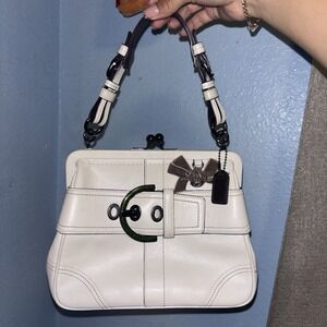 COACH LTD VTG CHALK SOHO BUCKLE KISSLOCK / SUEDE BOW & RHINESTONE 8A12 EUC